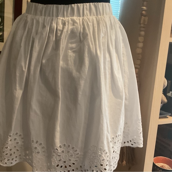 SUMMER CLEARANCE  $11. CAT & JACK WHITE EYELET MINI SKIRT. SIZE XL 14-16 - Picture 5 of 10